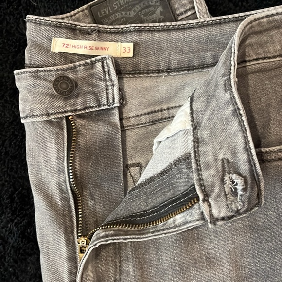 Levi’s High Rise Skinny - Picture 2 of 10